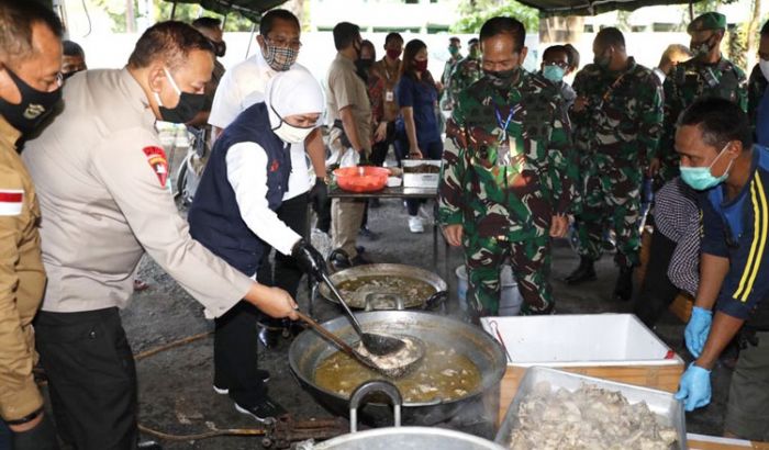 Gubernur Khofifah Dorong Pemda yang Sedang Terapkan PSBB Tambah Titik Dapur Umum dengan Gandeng UMKM Gubernur Khofifah Dorong Pemda yang Sedang Terapkan PSBB Tambah Titik Dapur Umum dengan Gandeng UMKM