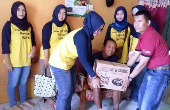 Baksos Gabungan, Bagi Sembako di Lateng dan Pondok Nongko 