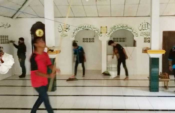 Safari Ramadhan ke Masjid-masjid, Forum Bikers Tuban Gelar Kerja Bakti Bersih-Bersih Safari Ramadhan ke Masjid-masjid, Forum Bikers Tuban Gelar Kerja Bakti Bersih-Bersih
