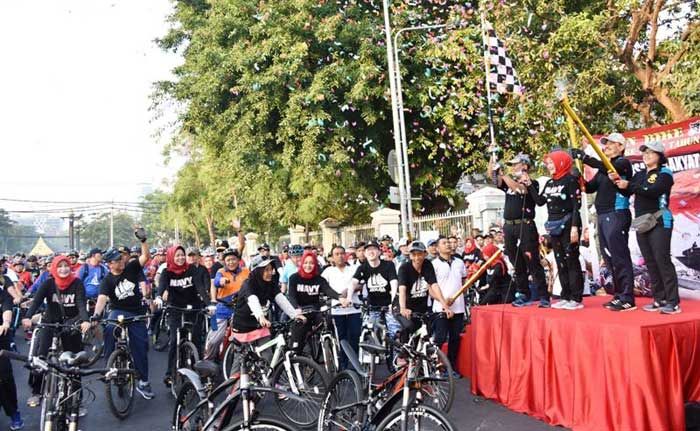 HUT ke-72 TNI, Ribuan Warga Surabaya Ikut Marakkan Fun Bike Bersama Prajurit HUT ke-72 TNI, Ribuan Warga Surabaya Ikut Marakkan Fun Bike Bersama Prajurit