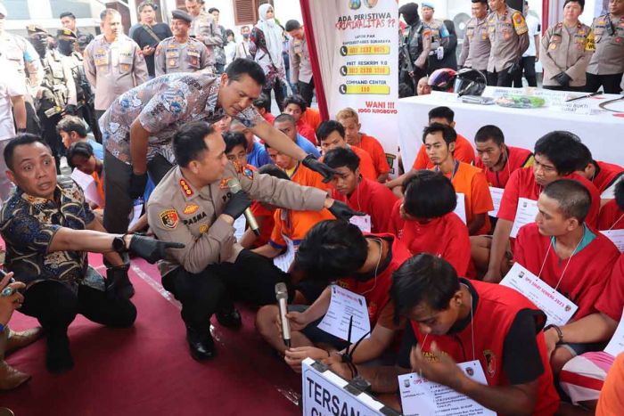 Selama Operasi Sikat Semeru 2023, Polrestabes Surabaya Amankan 100 Tersangka Selama Operasi Sikat Semeru 2023, Polrestabes Surabaya Amankan 100 Tersangka