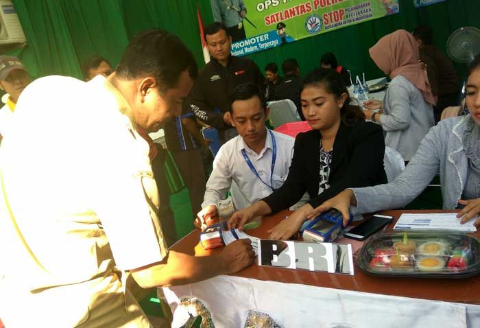 Pelanggar Lalu Lintas di Kediri Dapat Ceramah dari Ustadz Pelanggar Lalu Lintas di Kediri Dapat Ceramah dari Ustadz