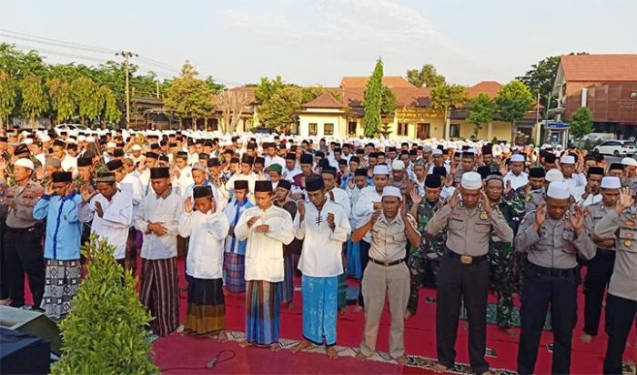 Memohon Hujan Turun, Polres Pasuruan Gelar Salat Istisqa Memohon Hujan Turun, Polres Pasuruan Gelar Salat Istisqa