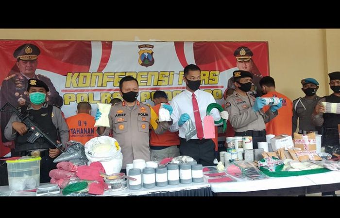 Polres Ponorogo Berhasil Tangkap 6 Pelaku Penjual dan Pembuat Serbuk Bahan Mercon