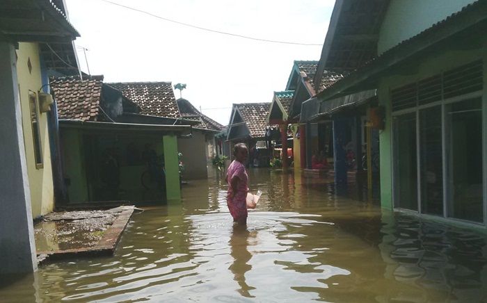 Banjir Tak Kunjung Surut, Warga Bangil Pasuruan Mulai Diserang Gatal-gata