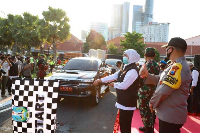Gubernur Khofifah Lepas Tim Pemburu Pelanggar Protokol Kesehatan Covid-19 Gubernur Khofifah Lepas Tim Pemburu Pelanggar Protokol Kesehatan Covid-19