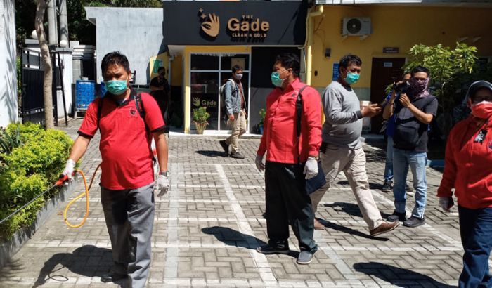 PDIP Gresik Instruksikan Semua Kader Ikut Cegah Sebaran COVID-19 PDIP Gresik Instruksikan Semua Kader Ikut Cegah Sebaran COVID-19