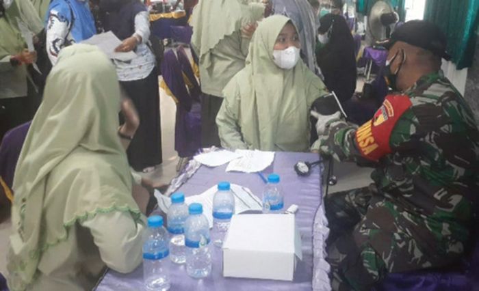 Percepat Herd Immunity, Ribuan Santri PP Amanatul Ummah Mojokerto Jalani Vaksinasi Covid-19 Percepat Herd Immunity, Ribuan Santri PP Amanatul Ummah Mojokerto Jalani Vaksinasi Covid-19