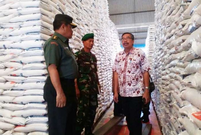 Tim Sergab Mabes TNI-AD ke Bojonegoro, Minta Bulog Maksimalkan Penyerapan Gabah Tim Sergab Mabes TNI-AD ke Bojonegoro, Minta Bulog Maksimalkan Penyerapan Gabah
