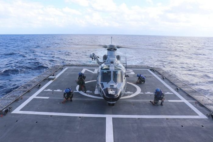 Satgas Maritim TNI Konga Evakuasi Kru Kapal Jerman yang Terbakar Satgas Maritim TNI Konga Evakuasi Kru Kapal Jerman yang Terbakar