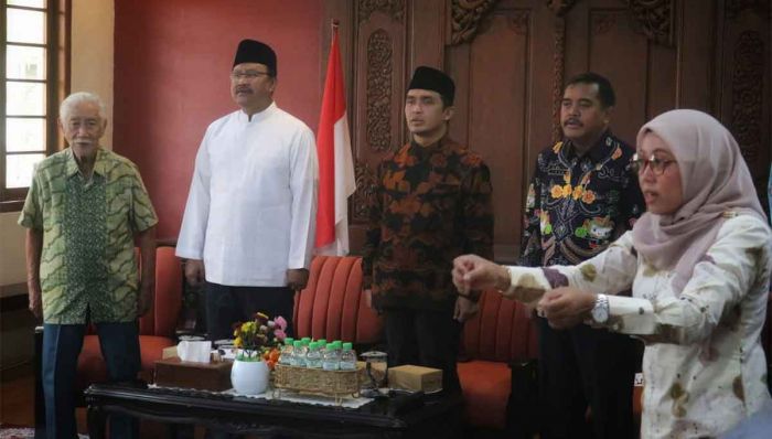 Pesan Gus Ipul saat Buka Sarasehan Penyelarasan Perda Penggunaan Lambang Daerah Kotamadya Pesan Gus Ipul saat Buka Sarasehan Penyelarasan Perda Penggunaan Lambang Daerah Kotamadya