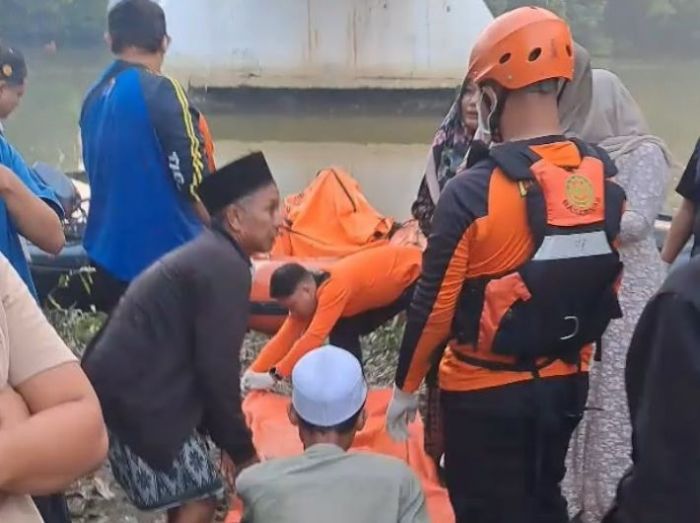 Pemancing yang Jatuh ke Kali Lamong dari Jembatan Ditemukan Tewas