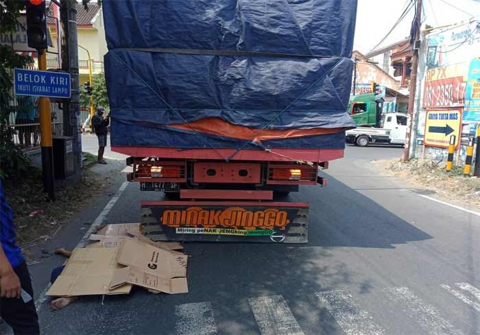 Pengendara Motor Tewas Terlindas Truk Tronton di Jalan Widuri Kota Blitar Pengendara Motor Tewas Terlindas Truk Tronton di Jalan Widuri Kota Blitar