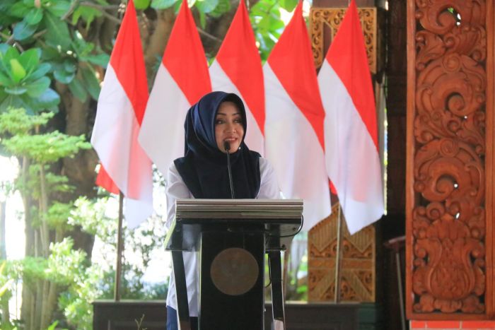 Bupati Ikfina dan Ratusan ASN Pemkab Mojokerto Hadiri Peringatan Maulid Nabi 1446 H Bupati Ikfina dan Ratusan ASN Pemkab Mojokerto Hadiri Peringatan Maulid Nabi 1446 H
