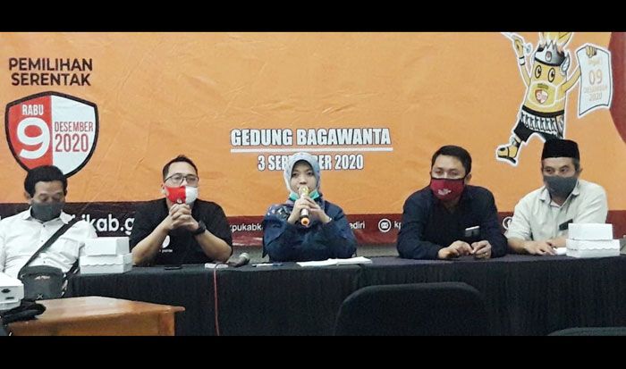 KPU Kediri Sosialisasi Peliputan Pendaftaran, Wartawan Dibatasi, Ambil Foto Gantian KPU Kediri Sosialisasi Peliputan Pendaftaran, Wartawan Dibatasi, Ambil Foto Gantian