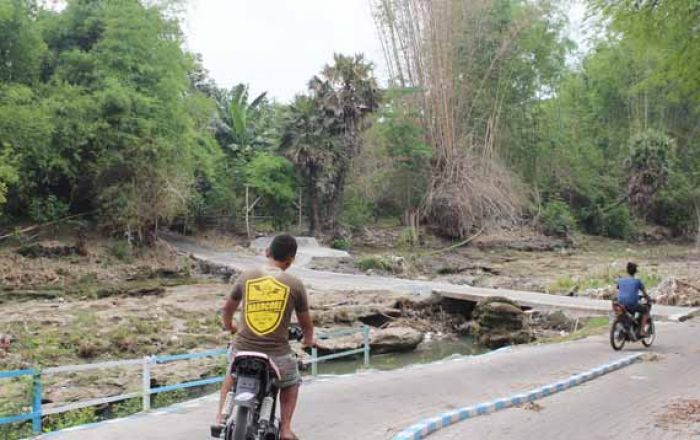 Pasca Tewasnya Mahasiswa, Bupati Minta Jalan Alternatif Oro-Oro Ombo Menuju Bangil Ditutup Pasca Tewasnya Mahasiswa, Bupati Minta Jalan Alternatif Oro-Oro Ombo Menuju Bangil Ditutup