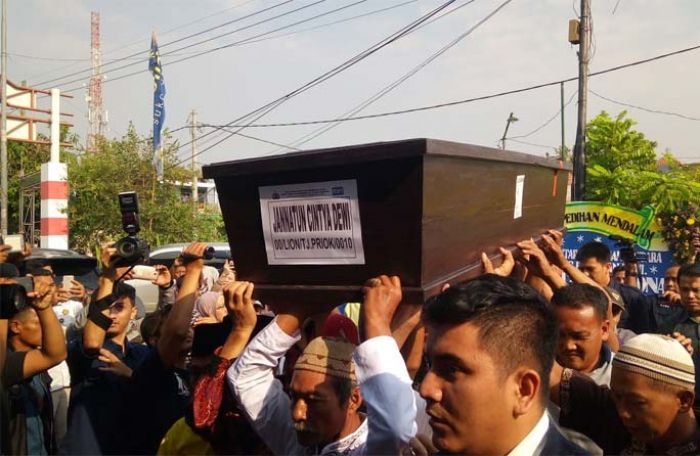 Jenazah Jannatun, Korban Pesawat Lion Air Datang Disambut dengan Isak Tangis