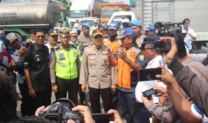 Kapolres Pasuruan Pimpin Langsung Ops Angkutan Umum Kapolres Pasuruan Pimpin Langsung Ops Angkutan Umum