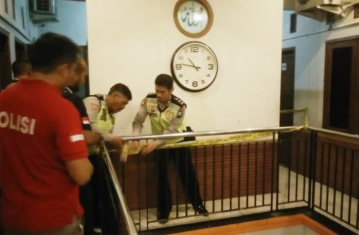 Sopir Taksi di Sidoarjo Tewas Dibunuh Saat Check In di Penginapan Bersama Perempuan Sopir Taksi di Sidoarjo Tewas Dibunuh Saat Check In di Penginapan Bersama Perempuan