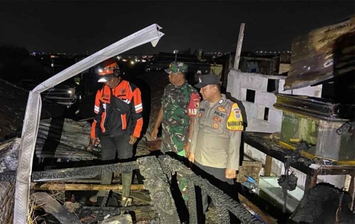 Si Jago Merah Hanguskan Pembuatan Sangkar Burung di Kota Batu Si Jago Merah Hanguskan Pembuatan Sangkar Burung di Kota Batu