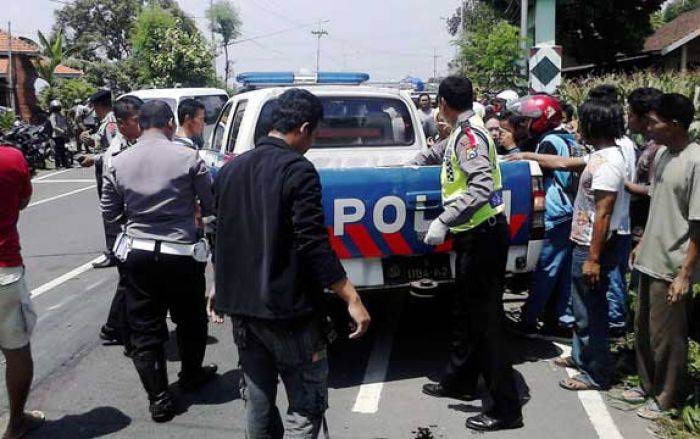 Jambret di Dusun Bungu Mojokerto Tewas Terlindas Truk saat Berusaha Kabur Jambret di Dusun Bungu Mojokerto Tewas Terlindas Truk saat Berusaha Kabur