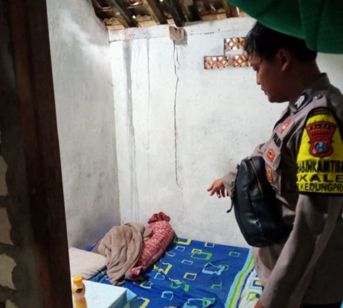 Polisi Grebek Kos Short Time di Lamongan, Sejoli Mesum Cukup Bayar Mulai Rp35 Ribu Polisi Grebek Kos Short Time di Lamongan, Sejoli Mesum Cukup Bayar Mulai Rp35 Ribu