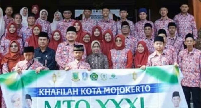 Kafilah MTQ XXXI Jatim 2025 Diberangkatkan ke Jember, Wali Kota Mojokerto Titip Pesan Jaga Kesehatan Kafilah MTQ XXXI Jatim 2025 Diberangkatkan ke Jember, Wali Kota Mojokerto Titip Pesan Jaga Kesehatan
