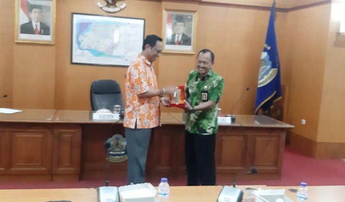 Komisi A DPRD Kota Semarang Kunker ke Pemkab Bangkalan Komisi A DPRD Kota Semarang Kunker ke Pemkab Bangkalan