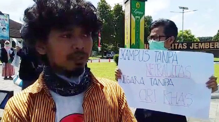 Diduga Bernuansa Politik, Kedatangan Menristekdikti ke Jember Didemo Mahasiswa Diduga Bernuansa Politik, Kedatangan Menristekdikti ke Jember Didemo Mahasiswa