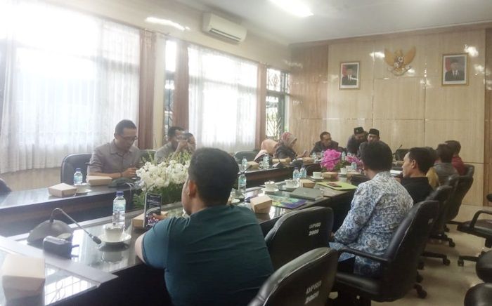 Dispora Jember Sampaikan Hasil Porprov Jatim VII dalam RDP Bersama Komisi D