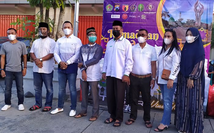 Gelar Agenda Tahunan, Bani Grup Bersama Jurnalis Centre Pamekasan Bagikan 2.000 Takjil Gelar Agenda Tahunan, Bani Grup Bersama Jurnalis Centre Pamekasan Bagikan 2.000 Takjil