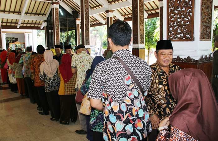 Hari Pertama Kerja, Bupati Sidoarjo Pastikan Pelayanan Publik Normal