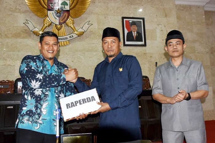 Sahkan Perda bagi PD Pasar, Wali Kota Kediri Janjikan Segera Buka Pasar Setono Bethek Sahkan Perda bagi PD Pasar, Wali Kota Kediri Janjikan Segera Buka Pasar Setono Bethek