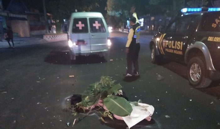 Diseruduk Ayla Pas Lampu Merah, Pemotor di Ngawi Meregang Nyawa