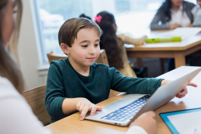 Teknologi Robotika Ramah Anak: Membantu Anak Mewujudkan Keterampilan STEM Teknologi Robotika Ramah Anak: Membantu Anak Mewujudkan Keterampilan STEM