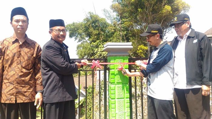 Gelar Penmas, MTsN 1 Kota Malang Serahkan 4 Macam Bantuan ke Warga Jeruk Gelar Penmas, MTsN 1 Kota Malang Serahkan 4 Macam Bantuan ke Warga Jeruk