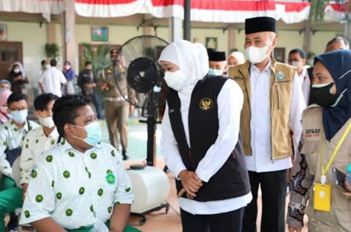 Gubernur Khofifah Minta Kepala Daerah di Jatim Gerak Cepat Sukseskan Vaksinasi Anak Gubernur Khofifah Minta Kepala Daerah di Jatim Gerak Cepat Sukseskan Vaksinasi Anak