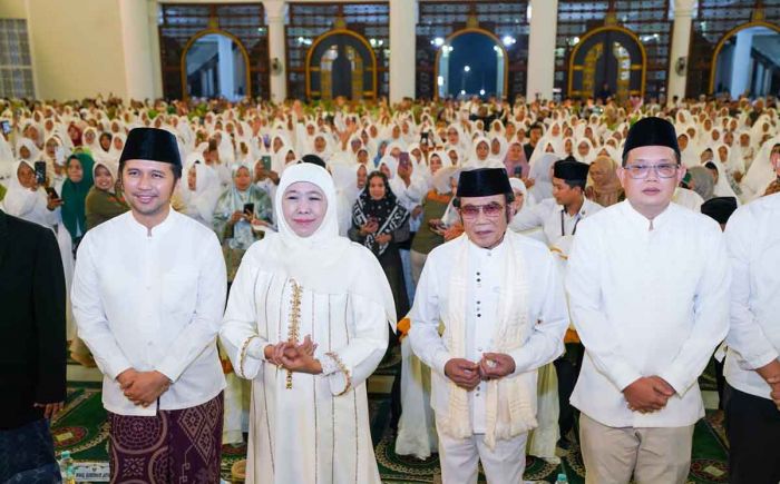 Peringati Nuzulul Quran, Gubernur Khofifah Umumkan Pemenang Undian Paket Umroh Peringati Nuzulul Quran, Gubernur Khofifah Umumkan Pemenang Undian Paket Umroh