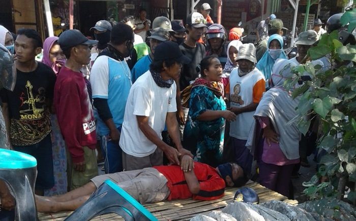 PNS Meninggal Mendadak Gegerkan Pengunjung Pasar Layur Tuban PNS Meninggal Mendadak Gegerkan Pengunjung Pasar Layur Tuban