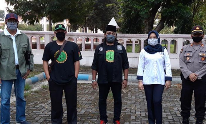 Kadin Kabupaten Kediri Serahkan Bantuan Masker, Hand Sanitizer, dan Antiseptik kepada Polres Kediri Kadin Kabupaten Kediri Serahkan Bantuan Masker, Hand Sanitizer, dan Antiseptik kepada Polres Kediri