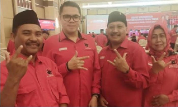 DPD Beri Tugas PDIP Gresik Raih 12 Kursi pada Pemilu 2024 DPD Beri Tugas PDIP Gresik Raih 12 Kursi pada Pemilu 2024