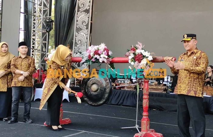 Selain Bantengan hingga Barongsai, 1.000 Bendera Merah Putih Berkibar Jadi Pembuka Majafest 2023 Selain Bantengan hingga Barongsai, 1.000 Bendera Merah Putih Berkibar Jadi Pembuka Majafest 2023