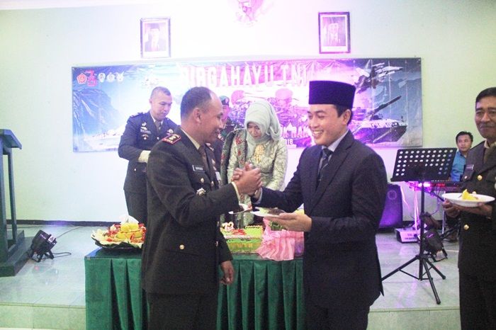 Kodim 0826 Pamekasan Gelar Upacara Peringatan HUT TNI ke-73 Kodim 0826 Pamekasan Gelar Upacara Peringatan HUT TNI ke-73