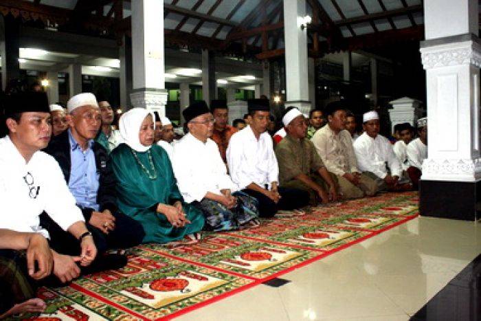 Jokowi Janji Komitmen pada Penegakan Hukum dan HAM Jokowi Janji Komitmen pada Penegakan Hukum dan HAM