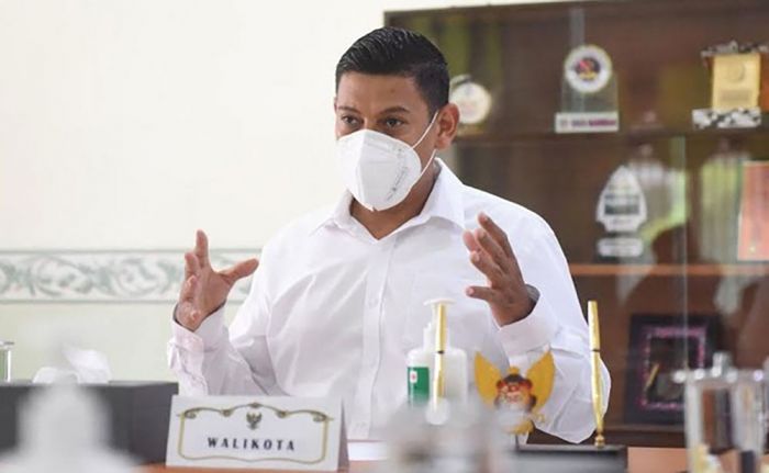 Antisipasi Penyesuaian PPKM Level 3, Wali Kota Kediri Dorong Penggunaan Aplikasi PeduliLindungi Antisipasi Penyesuaian PPKM Level 3, Wali Kota Kediri Dorong Penggunaan Aplikasi PeduliLindungi
