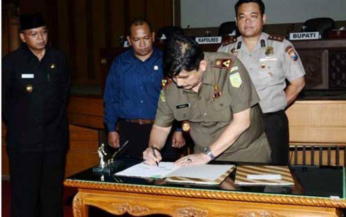 Bupati Malang Teken MoU, Minta Pilkada Tanpa Konflik Bupati Malang Teken MoU, Minta Pilkada Tanpa Konflik