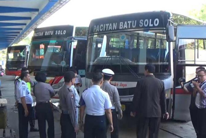 Jumlah Kedatangan Penumpang di Terminal Bus Pacitan Capai Ribuan Orang Jumlah Kedatangan Penumpang di Terminal Bus Pacitan Capai Ribuan Orang