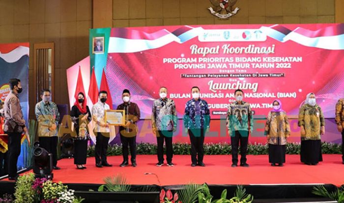 Terima Penghargaan IRL, Bupati Gresik Dorong Kemenkes Beri Afirmasi PPPK Nakes Honorer Terima Penghargaan IRL, Bupati Gresik Dorong Kemenkes Beri Afirmasi PPPK Nakes Honorer