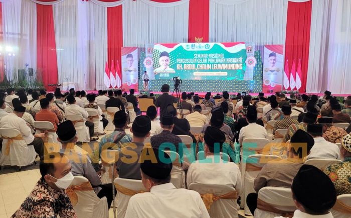 Dzuriyah Hadratussyaikh, Mbah Wahab, dan Hasan Gipo Dukung Kiai Chalim sebagai Pahlawan Nasional Dzuriyah Hadratussyaikh, Mbah Wahab, dan Hasan Gipo Dukung Kiai Chalim sebagai Pahlawan Nasional