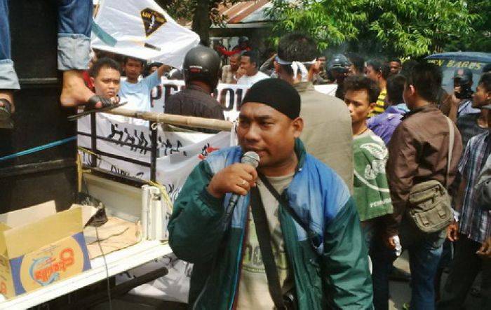 Tuntut Kadispendik Lamongan Mundur, LSM Terbelah Tuntut Kadispendik Lamongan Mundur, LSM Terbelah